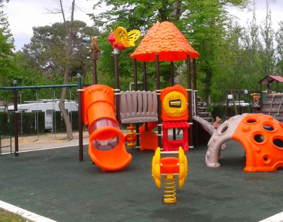 Parques de exterior  Parque infantil, Fotos de pedras, Design de produto
