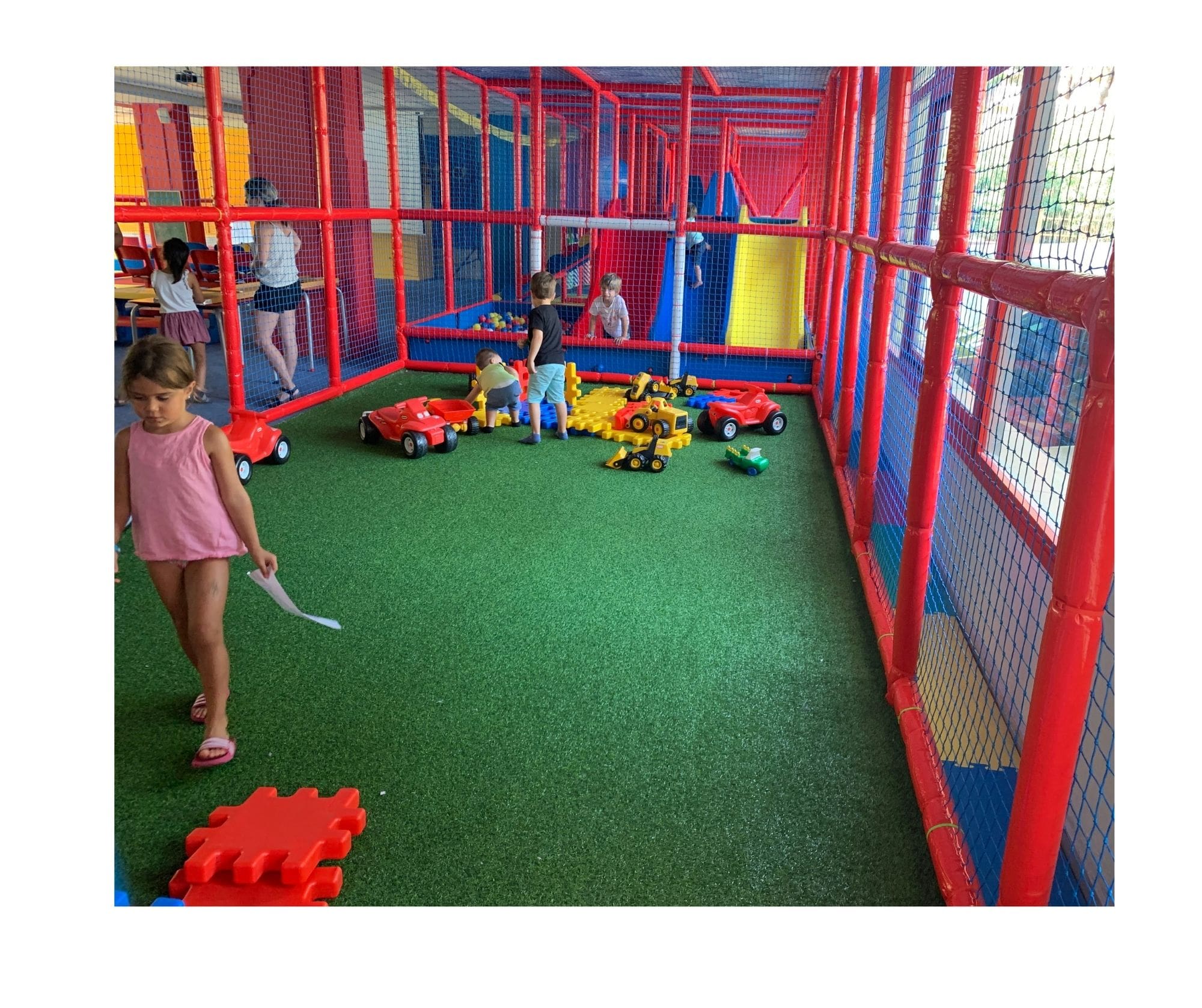 IMBABY-parque infantil para niños, barreras de seguridad, piscina de bolas,  gimnasio con campo de fútbol y baloncesto