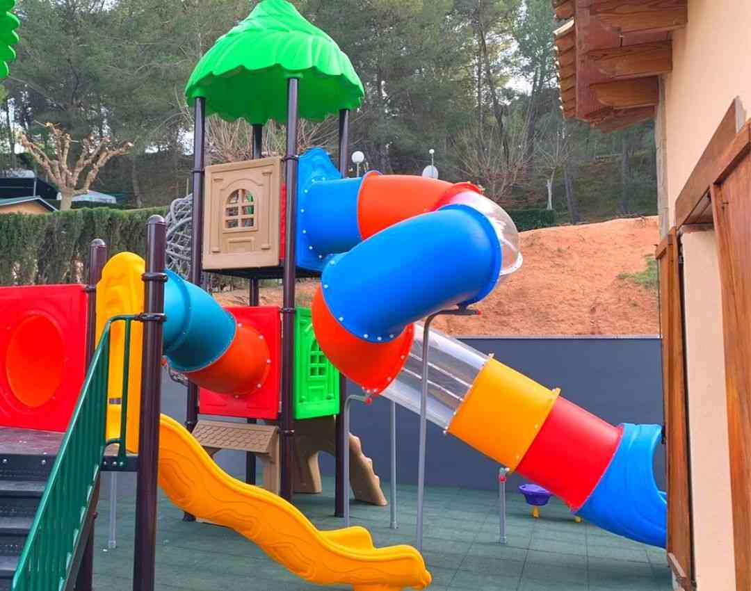 Parques Infantiles Miracle Play - Toboganes infantiles 🎢 para niños de  todas las edades, con gran variedad de modelos, formas y colores.😍🤩 Los  toboganes para niños son uno de los elementos más
